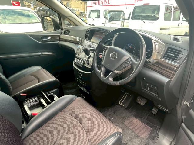 エルグランド ２５０ハイウェイスターＳ　両側パワスラ・フリップダウン・フルセグ・全方位カメラ・コーナーセンサー（9枚目）