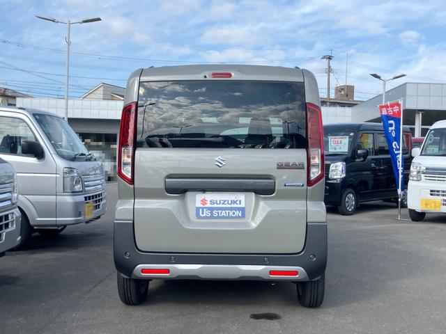 スペーシア ギア　ＨＹＢＲＩＤ　ＸＺ／サポカー　スズキコネクト対応通信機装着車　全方位モニター付メモリーナビ　衝突安全ボディ　衝突被害軽減システム　アイドリングストップ　スライドドア　オートライト　シートヒーター　盗難防止システム（8枚目）