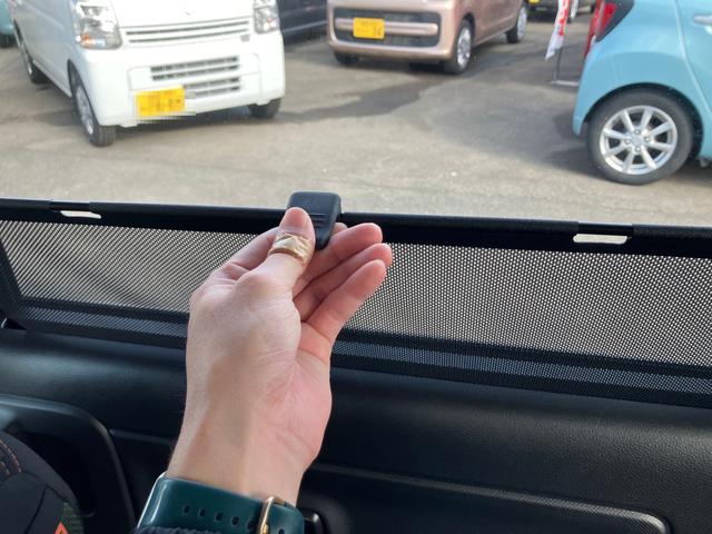 スペーシア ギア　ＨＹＢＲＩＤ　ＸＺ／サポカー　スズキコネクト対応通信機装着車　全方位モニター付メモリーナビ　衝突安全ボディ　衝突被害軽減システム　アイドリングストップ　スライドドア　オートライト　シートヒーター　盗難防止システム（33枚目）