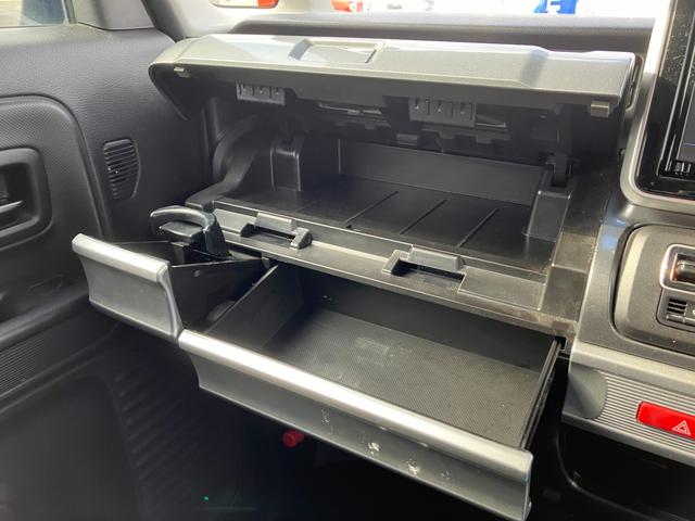 ����ȑO�̎��[�X�y�[�X���X�[�c�P�[�X�����`�[�t�ɂ������I�ȁy�A�b�p�[�{�b�N�X�z�y�C���p�l�{�b�N�X�z�͔��e�B�b�V��������傫���ł��B