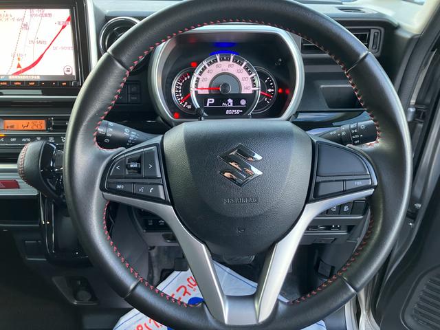 �h���C�o�[�̎�ɂ�������Ȃ��ޖ{�v���d�l�̃X�e�A�����O�B