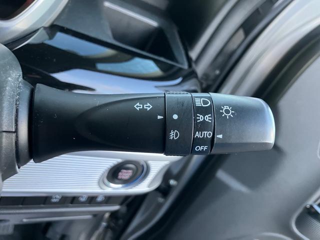 �ԊO�̖��邳�ɉ����Ď����Ńw�b�h���C�g��_���E��������֗��ȁy�I�[�g���C�g�V�X�e���z