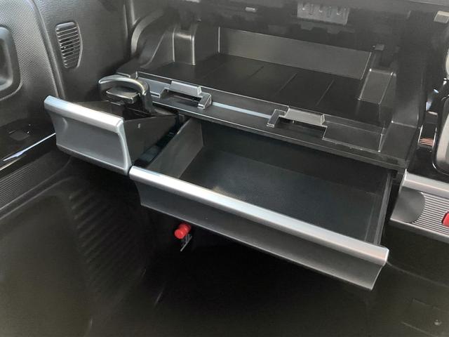 ����ȑO�̎��[�X�y�[�X���X�[�c�P�[�X�����`�[�t�ɂ������I�ȁy�A�b�p�[�{�b�N�X�z�y�C���p�l�{�b�N�X�z�͔��e�B�b�V��������傫���ł��B