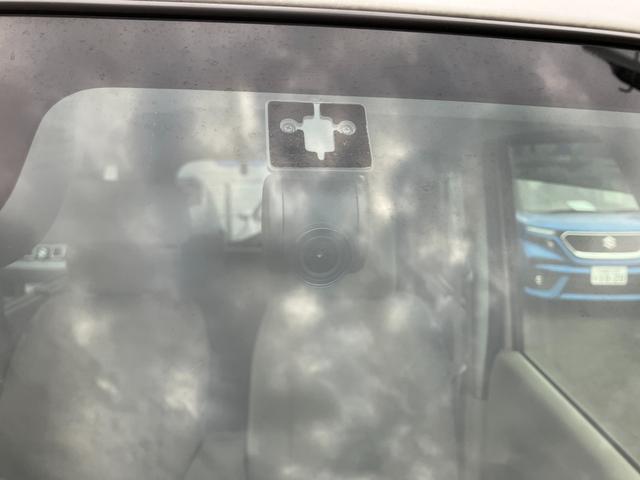 スペーシア ＨＹＢＲＩＤ　Ｘ　３型／サポカー　衝突安全ボディ　衝突被害軽減システム　アイドリングストップ　スライドドア　純正ナビ　バックカメラ　ドライブレコーダー　プッシュスタート　オートライト　オートエアコン　盗難防止システム（14枚目）