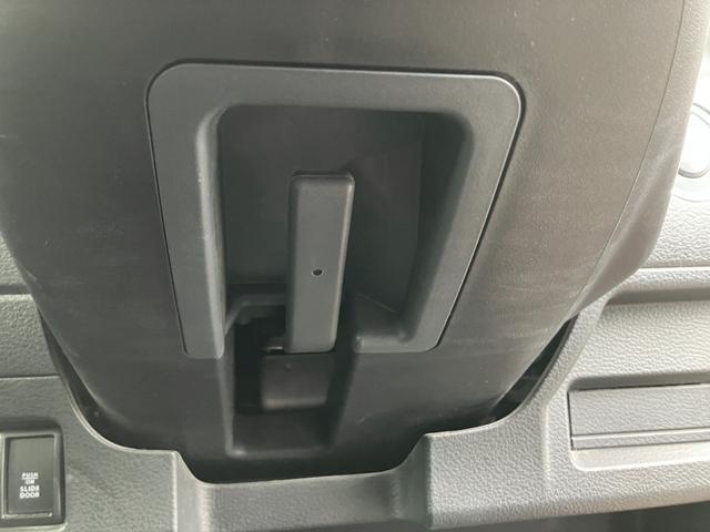 スペーシアカスタムＺ ユーティリティパッケージ／サポカー　衝突安全ボディ　衝突被害軽減システム　アイドリングストップ　プッシュスタート　スライドドア　純正ナビ　ＥＴＣ　オートエアコン　シートヒーター　横滑り防止機能　盗難防止システム（26枚目）