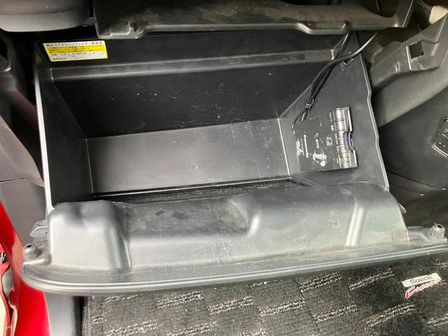 スペーシアカスタムＺ ユーティリティパッケージ／サポカー　衝突安全ボディ　衝突被害軽減システム　アイドリングストップ　プッシュスタート　スライドドア　純正ナビ　ＥＴＣ　オートエアコン　シートヒーター　横滑り防止機能　盗難防止システム（34枚目）