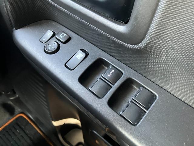 �^�]�ȃh�A�A�[�����X�g�ɁA�y�����R���h�A�~���[�z�y�p���[�E�B���h�E�z�X�C�b�`����B�茳�ő��색�N���N�B