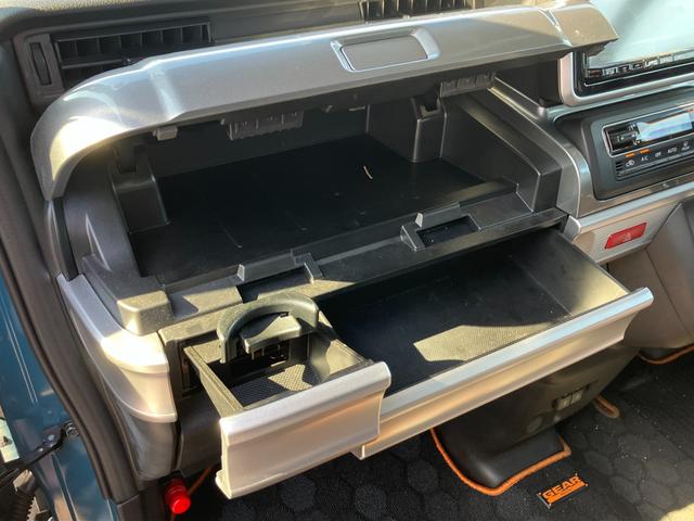 ����ȑO�̎��[�X�y�[�X���X�[�c�P�[�X�����`�[�t�ɂ������I�ȁy�A�b�p�[�{�b�N�X�z�y�C���p�l�{�b�N�X�z�͔��e�B�b�V��������傫���ł��B