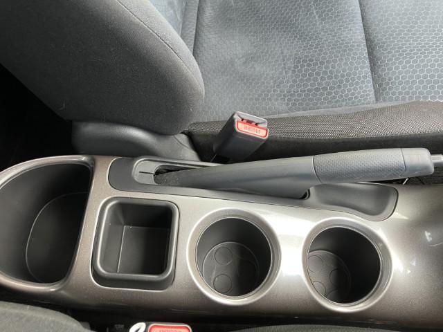 �^�]�ȁE����Ȃ̊Ԃɂ́y�h�����N�z���_�[�z�⏬������ꂽ��֗��ȃ|�P�b�g������܂��B