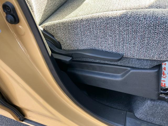 スペーシア ＨＹＢＲＩＤ　Ｘ／セーフティプラスパッケージ／サポカー　衝突安全ボディ　衝突被害軽減システム　アイドリングストップ　オーディオレス　後席両側ワンアクションパワースライドドア　電動パーキング　デジタルメーター　盗難防止システム（32枚目）