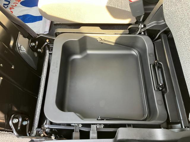 スペーシア ＨＹＢＲＩＤ　Ｘ／セーフティプラスパッケージ／サポカー　衝突安全ボディ　衝突被害軽減システム　アイドリングストップ　オーディオレス　後席両側ワンアクションパワースライドドア　電動パーキング　デジタルメーター　盗難防止システム（36枚目）