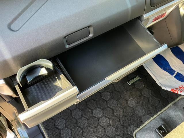 �y�C���p�l�{�b�N�X�z�͔��e�B�b�V��������傫���ł�