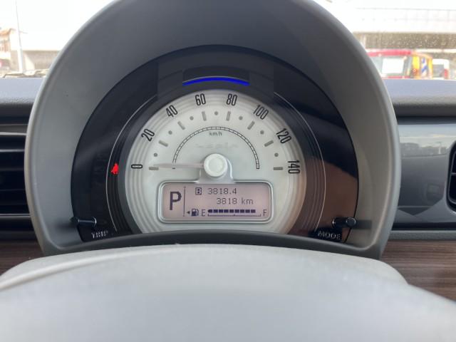 かわいく見やすいメーターパネルでエコドライブ。多彩な表示の【マルチインフォメーションディスプレイ】。