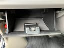 助手席前の収納スペース★車検証などはグローブボックスへ☆