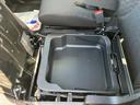 助手席下は取り外し可能な【シートアンダーボックス】付★メンテナンス用品やアウトドアギアなどの収納に♪