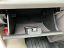 助手席前の収納スペース★車検証などはグローブボックスへ☆