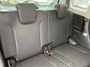 リヤシートも全車消毒済み。天井も高く快適空間で足元も広々。左右のシートが別々に動くのでアレンジ色々♪