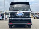 バックビューです。後方車両に点滅して急ブレーキを知らせる【エマージェンシーストップシグナル】を装備！