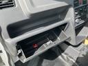 車検証などはグローブボックスへ☆