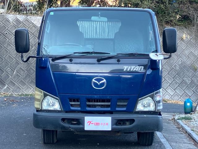 タイタントラック 　５速マニュアル　パワーステアリング　エアコン（2枚目）