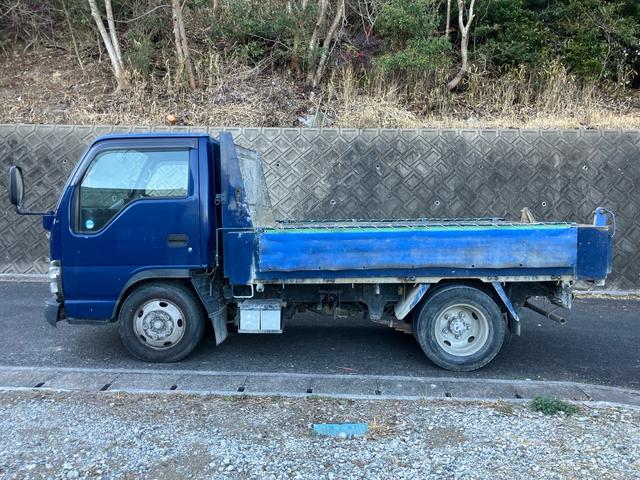 タイタントラック 　５速マニュアル　パワーステアリング　エアコン（7枚目）