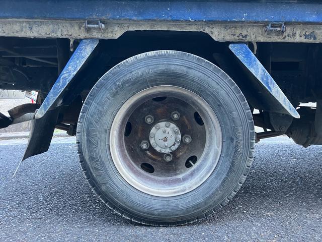 タイタントラック 　５速マニュアル　パワーステアリング　エアコン（10枚目）