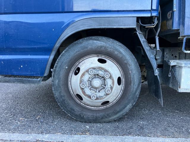タイタントラック 　５速マニュアル　パワーステアリング　エアコン（12枚目）