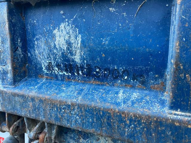 タイタントラック 　５速マニュアル　パワーステアリング　エアコン（33枚目）