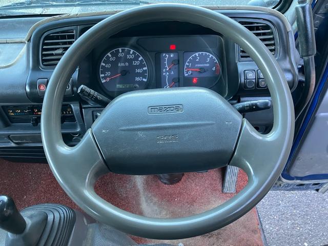 タイタントラック 　５速マニュアル　パワーステアリング　エアコン（35枚目）