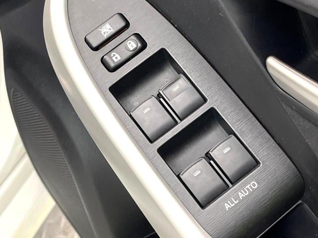 S 禁煙車 後期モデル 純正SDナビ バックカメラ Bluetooth再生 ETC HIDヘッドライト スマートキー フォグライト オートエアコン オートライト ドアバイザー(29枚目)