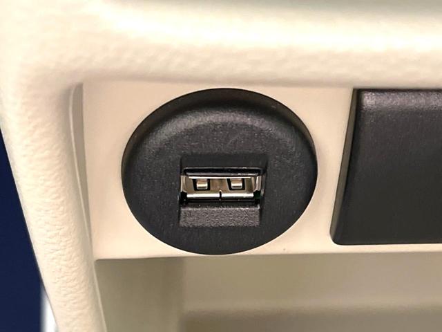 S 禁煙車 全周囲カメラ 純正ナビ 衝突軽減装置 HIDヘッドライト Bluetooth再生 フルセグTV シートヒーター スマートキー アイドリングストップ オートライト(43枚目)