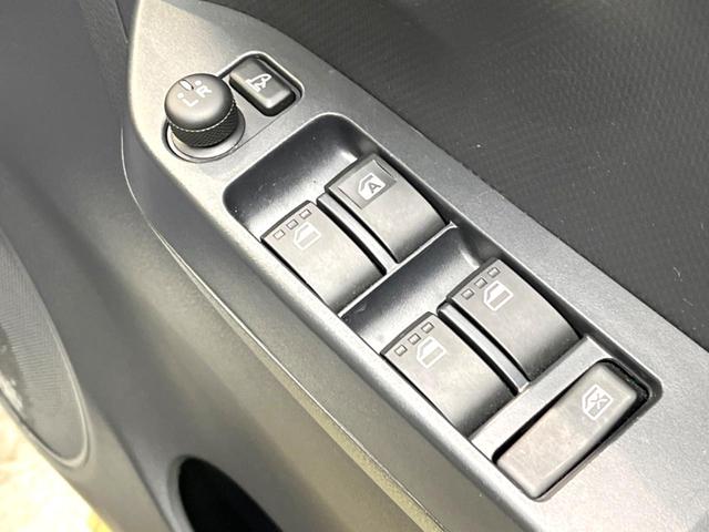 X SAIII 禁煙車 スマートアシスト ETC LEDヘッドライト コーナーセンサー オートマチックハイビーム 盗難防止装置 プライバシーガラス アイドリングストップ 純正オーディオ(31枚目)