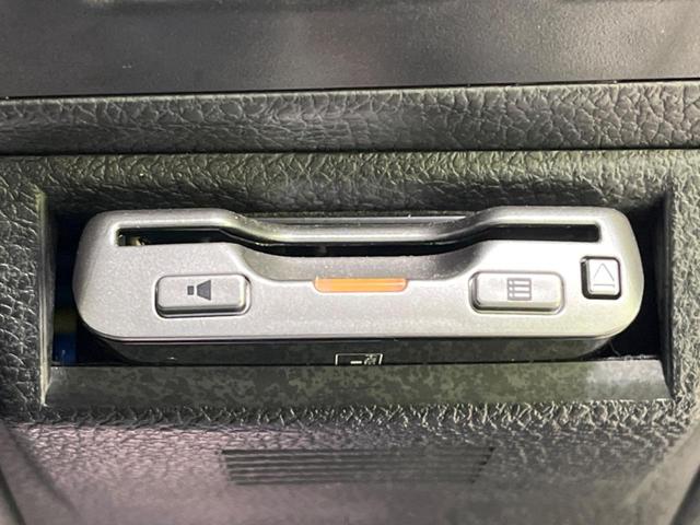 S-リミテッド 禁煙車 特別仕様車 SDナビ レーダークルーズコントロール 衝突被害軽減装置 Bluetooth再生 バックカメラ フルセグTV ETC HIDヘッドライト パワーシート シートヒーター(5枚目)