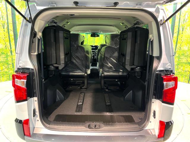 デリカＤ：５ シャモニー　登録済未使用車　ディーゼル　４ＷＤ　アルパイン１１型ナビ　両側電動ドア　衝突軽減　全周囲カメラ　レーダークルーズ　フルセグ　Ｂｌｕｅｔｏｏｔｈ　ハーフレザーシート　電動サイドステップ　シートヒーター（11枚目）