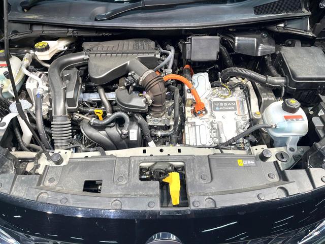 ノート Ｘ　禁煙車　衝突軽減　ＳＤナビ　　バックカメラ　ＥＴＣ　ドラレコ　Ｂｌｕｅｔｏｏｔｈ　スマートキー　レーンキープ　オートハイビーム　ステアリングスイッチ　盗難防止装置　プライバシーガラス　横滑り防止装置（18枚目）