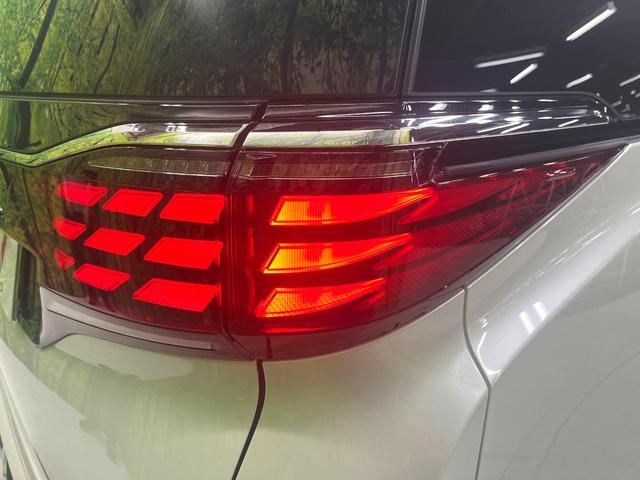 アルファードハイブリッド Ｚ　禁煙車　両側電動スライドドア　ガラスルーフ　モデリスタ　衝突軽減装置　レーダークルーズ　全周囲カメラ　フルセグ　ＥＴＣ２．０　Ｂｌｕｅｔｏｏｔｈ　シートベンチレーション　パワーシート　パワーバックドア（33枚目）