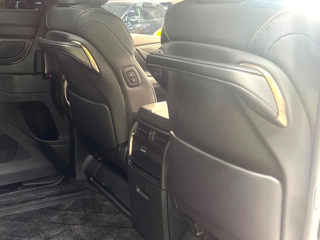 アルファードハイブリッド Ｚ　禁煙車　両側電動スライドドア　ガラスルーフ　モデリスタ　衝突軽減装置　レーダークルーズ　全周囲カメラ　フルセグ　ＥＴＣ２．０　Ｂｌｕｅｔｏｏｔｈ　シートベンチレーション　パワーシート　パワーバックドア（43枚目）
