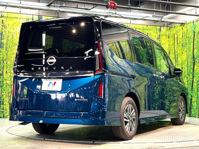 セレナ ｅ－パワー　ルキシオン　禁煙車　１２．３型コネクトナビ　両側電動ドア　衝突軽減　全周囲カメラ　プロパイロット　ＥＴＣ　フルセグ　Ｂｌｕｅｔｏｏｔｈ　ＡＣ１００Ｖ電源　２トーンカラー　合皮シート　デジタルインナーミラー（17枚目）