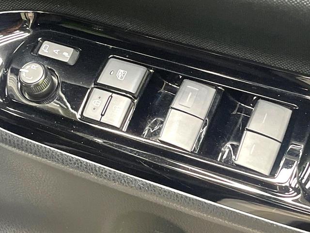 ヴォクシー ＺＳ　煌ＩＩ　禁煙車　両側電動スライドドア　フリップダウンモニター　衝突軽減装置　純正９インチナビ　フルセグ　バックカメラ　ＥＴＣ　Ｂｌｕｅｔｏｏｔｈ再生　ＬＥＤヘッドライト　ＬＥＤフォグ　クルーズコントロール（55枚目）