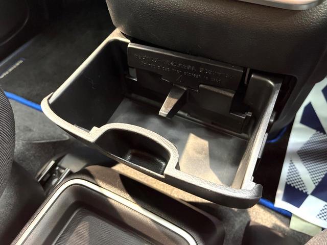 セレナ ｅ－パワー　ハイウェイスターＶ　純正１０型ナビ　プロパイロット　禁煙車　両側電動ドア　全周囲カメラ　衝突被害軽減システム　Ｂｌｕｅｔｏｏｔｈ　フルセグ　ドラレコ　コーナーセンサー　スマートキー　ＬＥＤヘッド　ビルトインＥＴＣ（57枚目）