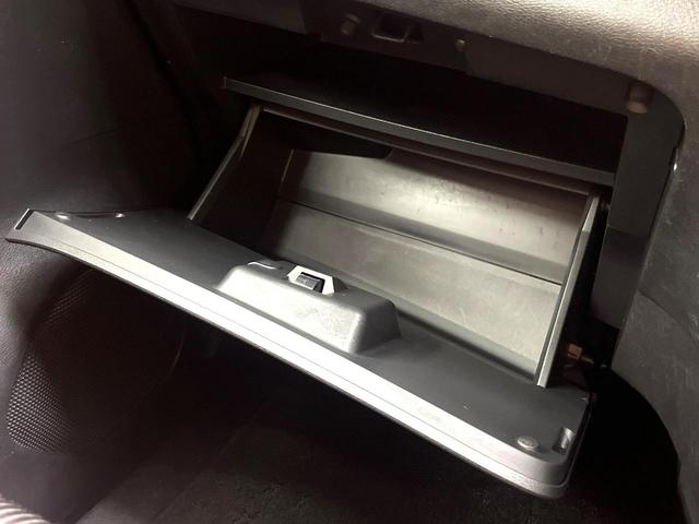 セレナ ハイウェイスター　Ｖセレクション　禁煙車　両側電動スライドドア　フリップダウンモニター　純正９インチナビ　衝突軽減システム　プロパイロット　全周囲カメラ　フルセグ　ドラレコ　デジタルインナーミラー　ＥＴＣ　Ｂｌｕｅｔｏｏｔｈ再生（69枚目）