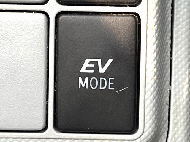 アクア Ｓ　禁煙車　純正ＳＤナビ　バックカメラ　ドラレコ　スマートキー　ＥＴＣ　オートライト　オートエアコン　Ｂｌｕｅｔｏｏｔｈ　ＣＤ　ＤＶＤ再生　フルセグ　バニティミラー　プライバシーガラス（62枚目）