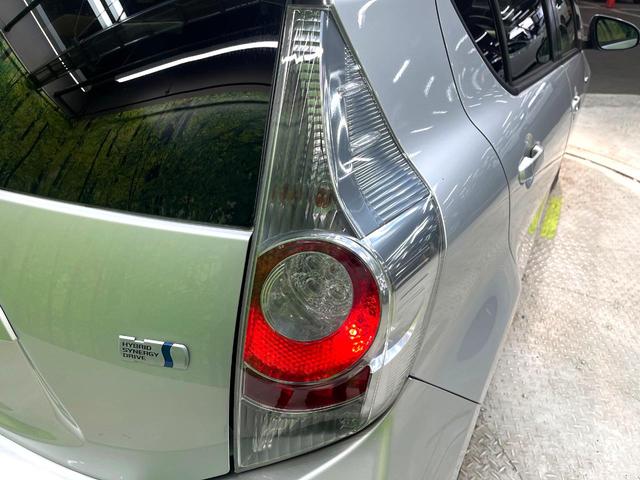 アクア Ｓ　禁煙車　純正ナビ　バックカメラ　ＥＴＣ　Ｂｌｕｅｔｏｏｔｈ　スマートキー　オートライト　オートエアコン　ＣＤ／ＤＶＤ再生　地デジ　盗難防止装置　プライバシーガラス　ヘッドライトレベライザー（32枚目）