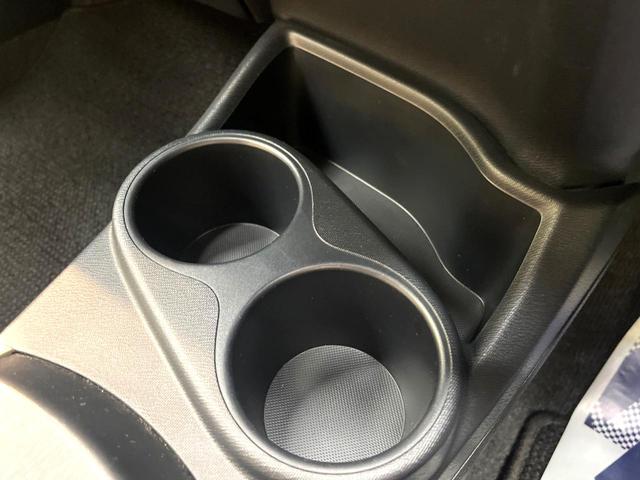 アクア Ｓ　禁煙車　純正ナビ　バックカメラ　ＥＴＣ　Ｂｌｕｅｔｏｏｔｈ　スマートキー　オートライト　オートエアコン　ＣＤ／ＤＶＤ再生　地デジ　盗難防止装置　プライバシーガラス　ヘッドライトレベライザー（49枚目）
