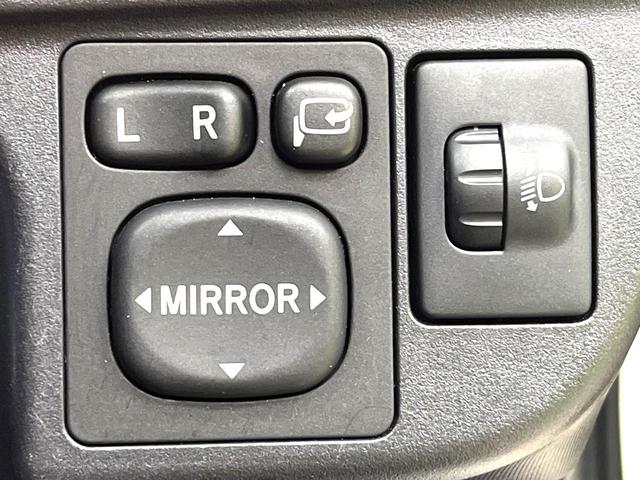 アクア Ｓ　禁煙車　純正ナビ　バックカメラ　ＥＴＣ　Ｂｌｕｅｔｏｏｔｈ　スマートキー　オートライト　オートエアコン　ＣＤ／ＤＶＤ再生　地デジ　盗難防止装置　プライバシーガラス　ヘッドライトレベライザー（53枚目）