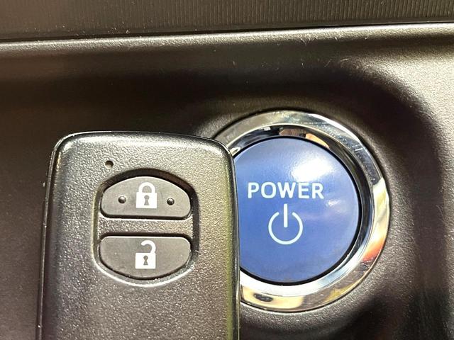 アクア Ｇ　禁煙車　ナビ　バックカメラ　フルセグ　オートライト　スマートキー　電動格納ミラー　ＣＤ　ＤＶＤ　オートエアコン　ドアバイザー（6枚目）