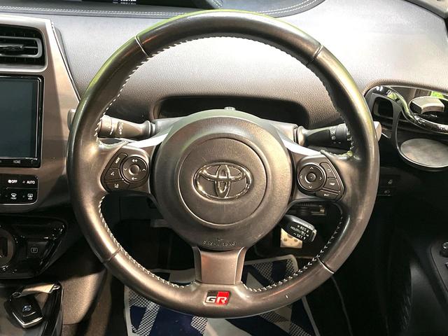 プリウスＰＨＶ Ｓ　ＧＲスポーツ　禁煙車　純正９型ナビ　トヨタセーフティセンス　レーダークルーズ　ドラレコ　バックカメラ　コーナーセンサー　シートヒーター　スマートキー　ＬＥＤヘッド　ＥＴＣ　オートハイビーム　車線逸脱警報（11枚目）