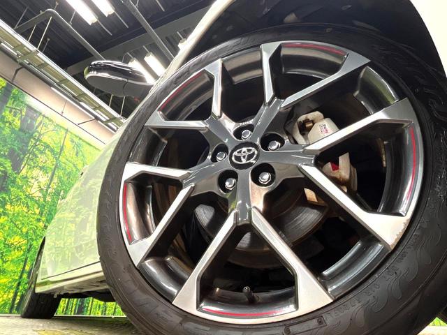プリウスＰＨＶ Ｓ　ＧＲスポーツ　禁煙車　純正９型ナビ　トヨタセーフティセンス　レーダークルーズ　ドラレコ　バックカメラ　コーナーセンサー　シートヒーター　スマートキー　ＬＥＤヘッド　ＥＴＣ　オートハイビーム　車線逸脱警報（13枚目）