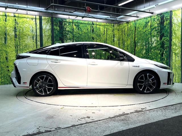 プリウスＰＨＶ Ｓ　ＧＲスポーツ　禁煙車　純正９型ナビ　トヨタセーフティセンス　レーダークルーズ　ドラレコ　バックカメラ　コーナーセンサー　シートヒーター　スマートキー　ＬＥＤヘッド　ＥＴＣ　オートハイビーム　車線逸脱警報（26枚目）