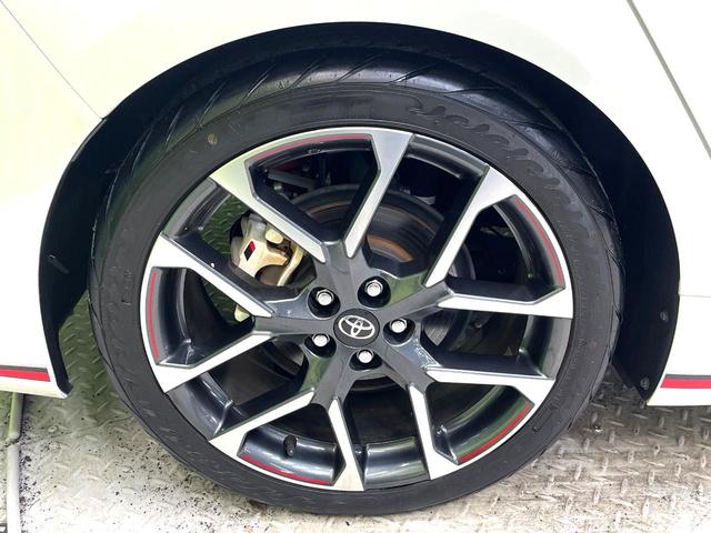 プリウスＰＨＶ Ｓ　ＧＲスポーツ　禁煙車　純正９型ナビ　トヨタセーフティセンス　レーダークルーズ　ドラレコ　バックカメラ　コーナーセンサー　シートヒーター　スマートキー　ＬＥＤヘッド　ＥＴＣ　オートハイビーム　車線逸脱警報（30枚目）